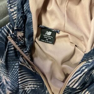 New balance windbreaker 2X